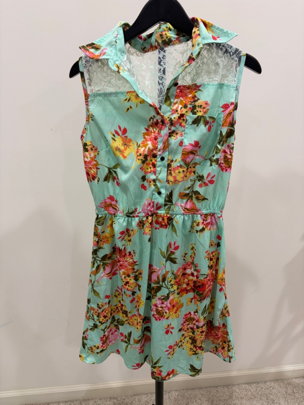 Sleeveless Floral Lace Yoke Dress in Mint
